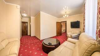 Гостиница Red Hotel Анапа Люкс DBL-2