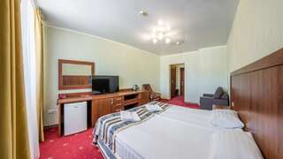 Гостиница Red Hotel Анапа Полулюкс DBL-3